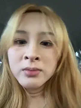 Snapshot of yuki_june chatting on 10-28-25, 09:35 yuki june online show from 10-28-25, 09:35