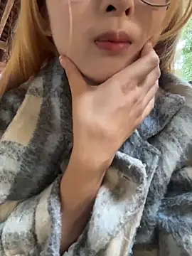 yuki june online show from 12-22-25, 08:55