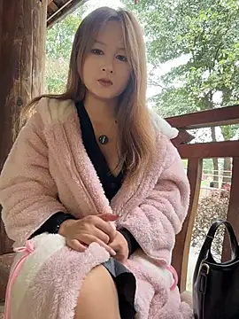 Snapshot of yuki_june chatting on 03-03-26, 08:42 yuki june online show from 03-03-26, 08:42