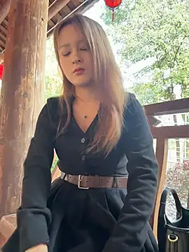 Snapshot of yuki_june chatting on 03-11-26, 08:53 yuki june online show from 03-11-26, 08:53