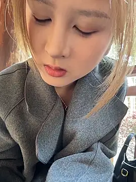 Snapshot of yuki_june chatting on 03-12-26, 07:58 yuki june online show from 03-12-26, 07:58