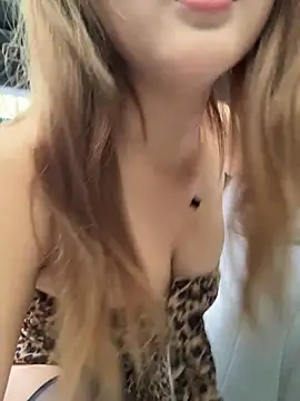 yuki june online show from 04-26-26, 06:11