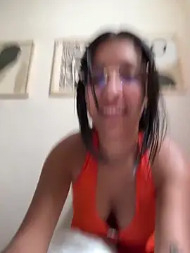 Snapshot of Valerygomez02 chatting on 10-04-25, 03:43 Valerygomez02 online show from 10-04-25, 03:43