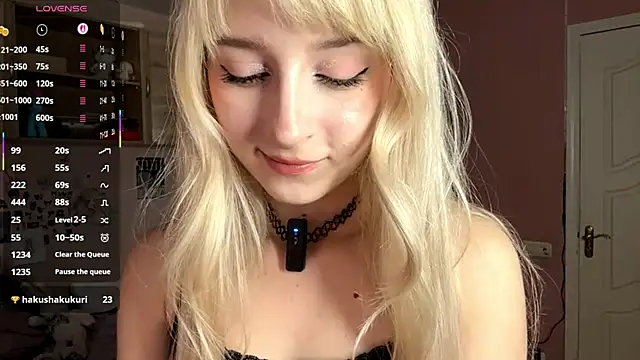 FridaAaberg online show from 11-29-25, 07:33