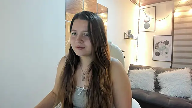 Snapshot of sophiee09_ chatting on 10-10-25, 01:54 sophiee09  online show from 10-10-25, 01:54