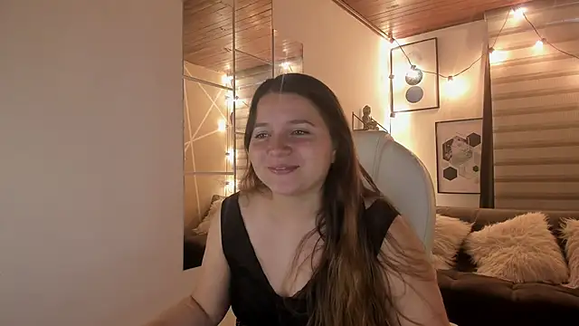 Snapshot of sophiee09_ chatting on 10-14-25, 02:07 sophiee09  online show from 10-14-25, 02:07