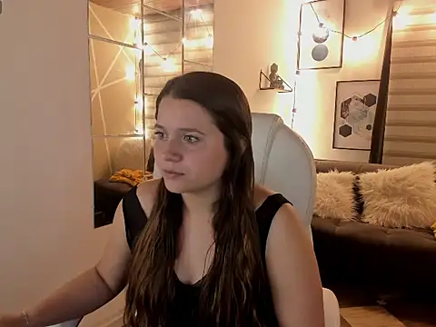 Snapshot of sophiee09_ chatting on 10-15-25, 02:33 sophiee09  online show from 10-15-25, 02:33