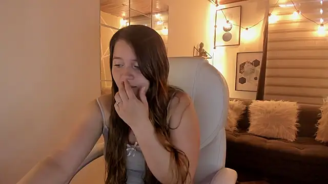 Snapshot of sophiee09_ chatting on 10-16-25, 01:56 sophiee09  online show from 10-16-25, 01:56