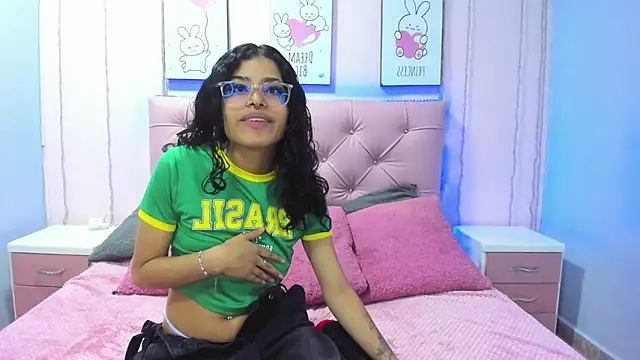 Issaa Tyler online show from 10-19-25, 02:56