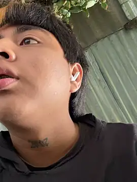 Snapshot of sky-wolves chatting on 11-23-25, 05:02 sky-wolves online show from 11-23-25, 05:02