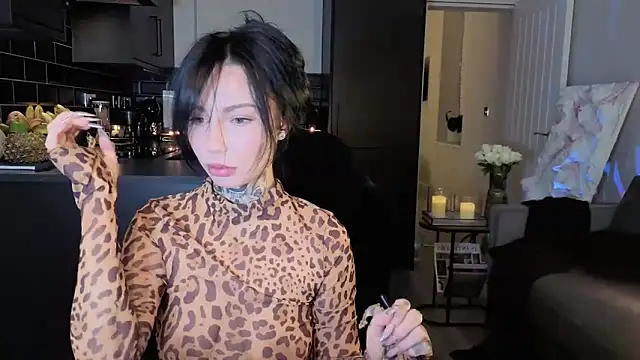 jeans-and-peach online show from 10-25-25, 01:13