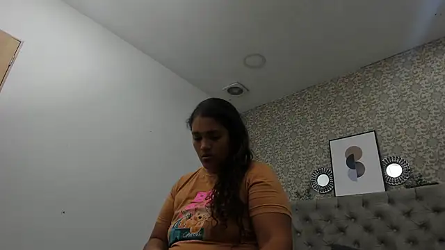 Hanna Marshall  online show from 10-28-25, 11:25