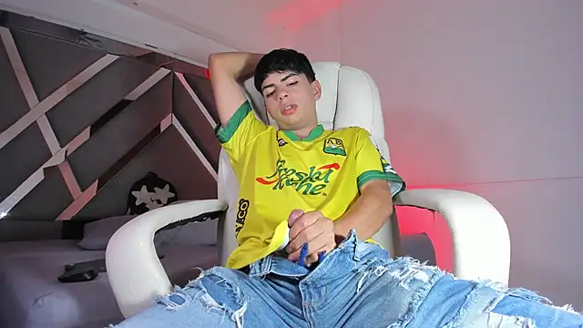 Snapshot of Peter_chase chatting on 09-18-25, 08:44 Peter chase online show from 09-18-25, 08:44