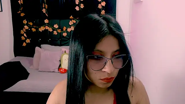 Snapshot of Annis_a chatting on 09-27-25, 10:04 Annis a online show from 09-27-25, 10:04