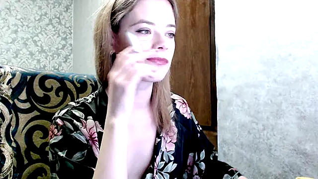 Kate  Loves online show from 10-10-25, 05:34