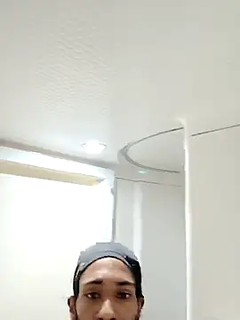 Mikaaa97 online show from 12-18-25, 08:04