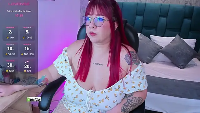 Snapshot of Bellavelvet_1 chatting on 09-29-25, 03:55 Bellavelvet 1 online show from 09-29-25, 03:55