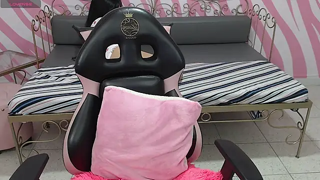 maddie  cute online show from 10-22-25, 08:30