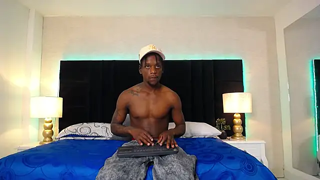 Snapshot of SkylerBigxxx chatting on 05-10-26, 04:28 SkylerBigxxx online show from 05-10-26, 04:28