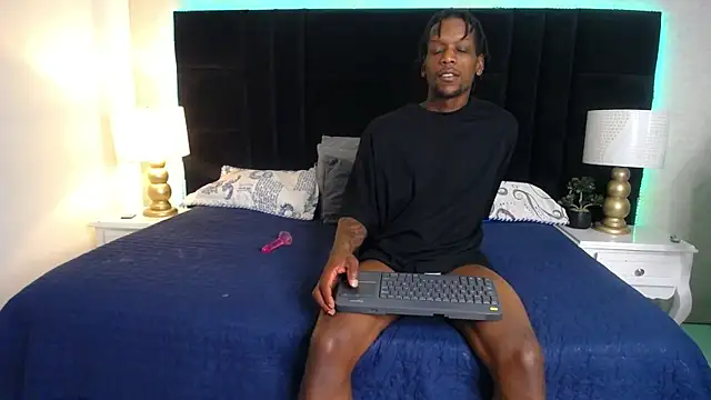 Snapshot of SkylerBigxxx chatting on 06-05-26, 04:08 SkylerBigxxx online show from 06-05-26, 04:08