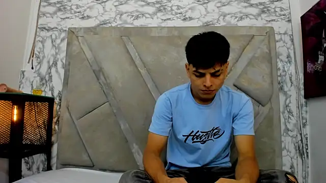 Snapshot of Logan_Jhonson chatting on 11-07-25, 02:22 Logan Jhonson online show from 11-07-25, 02:22