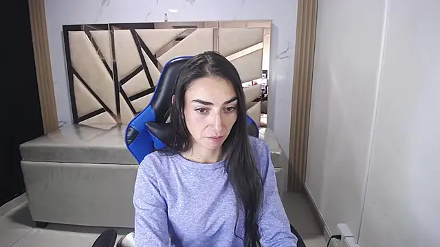 Maily a  online show from 11-29-25, 02:58