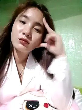 Snapshot of Linksys_nicee chatting on 10-05-25, 02:04 Linksys nicee online show from 10-05-25, 02:04