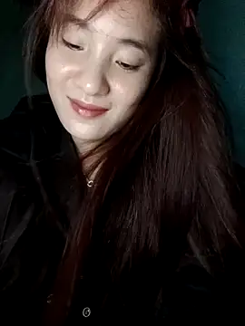 Snapshot of Linksys_nicee chatting on 10-19-25, 02:18 Linksys nicee online show from 10-19-25, 02:18