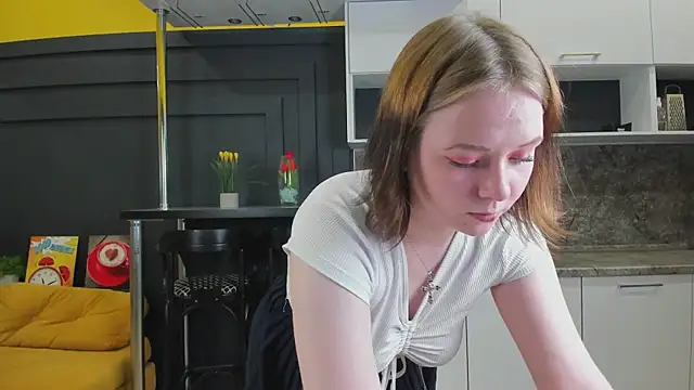 Sophi X online show from 10-14-25, 09:10