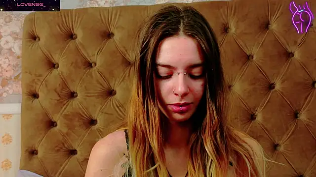 CoraVex online show from 11-29-25, 01:52