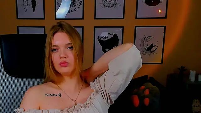 LisaMitchell online show from 10-08-25, 09:18