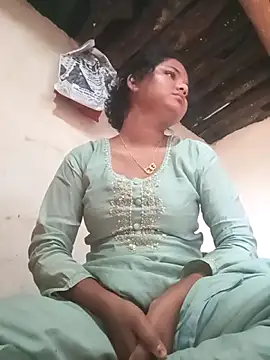 Hot Shredha online show from 10-31-25, 04:35