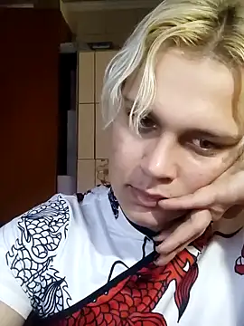 Snapshot of MargoShein chatting on 10-17-25, 08:39 MargoShein online show from 10-17-25, 08:39