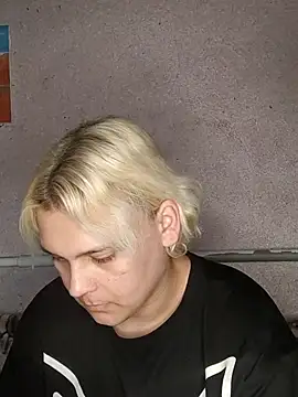 Snapshot of MargoShein chatting on 10-28-25, 07:01 MargoShein online show from 10-28-25, 07:01