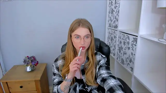 JasmineAlone online show from 10-12-25, 07:46