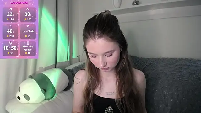 Snapshot of _Lua__ chatting on 10-10-25, 11:42  Lua   online show from 10-10-25, 11:42