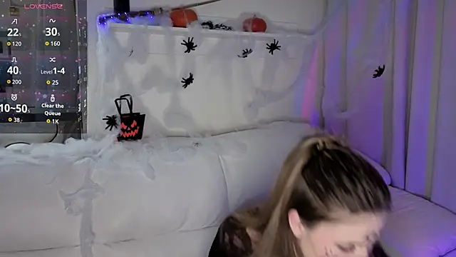 Snapshot of _Lua__ chatting on 10-28-25, 07:05  Lua   online show from 10-28-25, 07:05