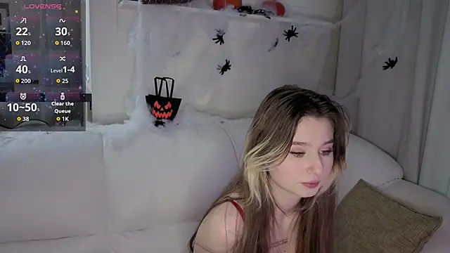 Snapshot of _Lua__ chatting on 10-31-25, 01:56  Lua   online show from 10-31-25, 01:56