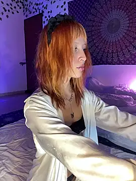 Nymphel1Moth online show from 09-25-25, 02:15