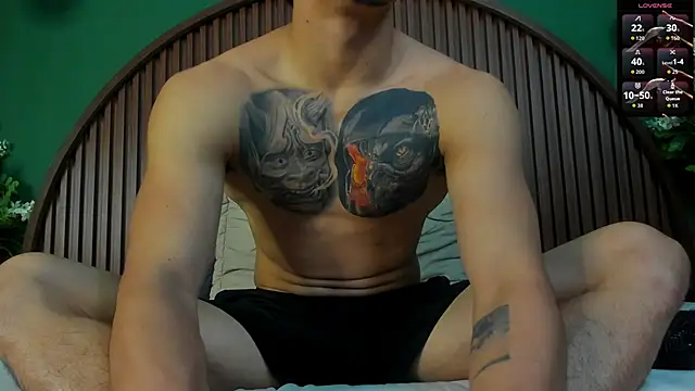 Snapshot of JeergMuscle chatting on 10-30-25, 03:41 JeergMuscle online show from 10-30-25, 03:41