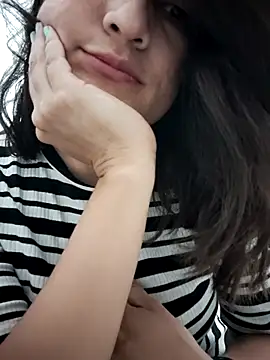 Snapshot of valery506 chatting on 10-25-25, 08:14 valery506 online show from 10-25-25, 08:14