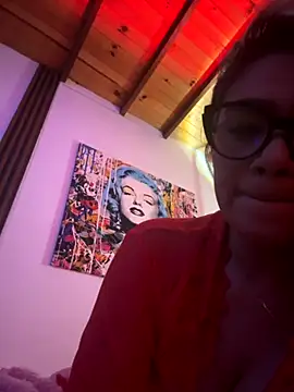 Agatha210 online show from 10-12-25, 11:37