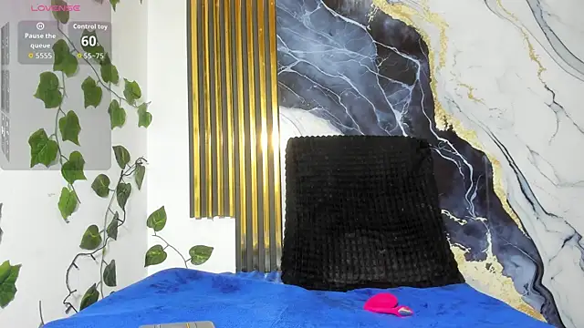 brittanyy20 online show from 11-18-25, 09:58