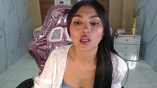 lissandra s online show from 10-18-25, 08:31