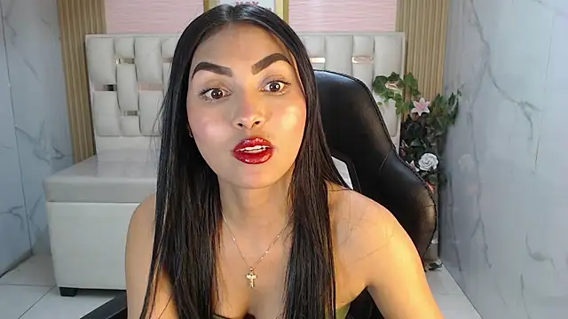 lissandra s online show from 11-18-25, 08:35