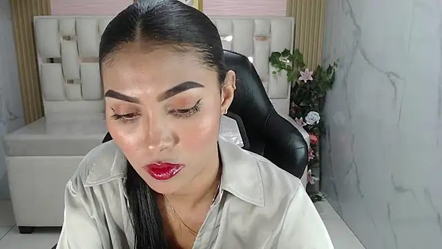 lissandra s online show from 11-20-25, 08:08