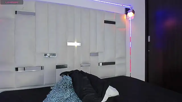 Jacob19  online show from 10-01-25, 12:00