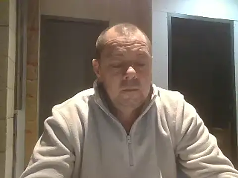 Snapshot of hugoboys4576 chatting on 12-01-25, 04:12 hugoboys4576 online show from 12-01-25, 04:12