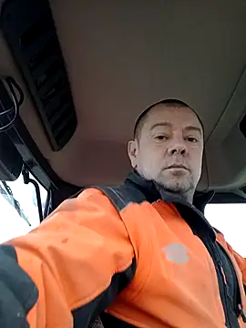 Snapshot of hugoboys4576 chatting on 12-16-25, 08:52 hugoboys4576 online show from 12-16-25, 08:52