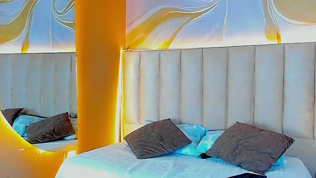 Snapshot of ElectraScot chatting on 09-28-25, 01:16 ElectraScot online show from 09-28-25, 01:16